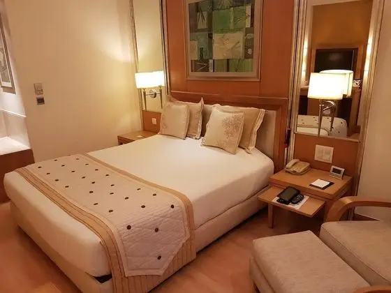 Oda, 1 Çift Kişilik Yatak, Şehir Manzaralı