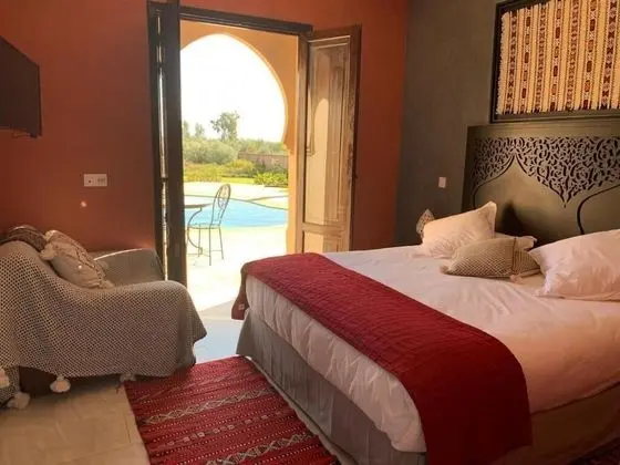 Luxury Tek Büyük Yataklı Oda, Havuz Manzaralı