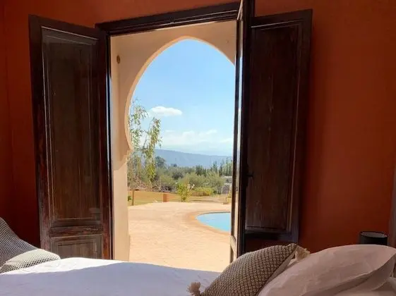 Luxury Tek Büyük Yataklı Oda, Havuz Manzaralı