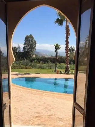 Luxury Tek Büyük Yataklı Oda, Havuz Manzaralı