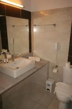 Basic Tek Büyük veya İki Ayrı Yataklı Oda