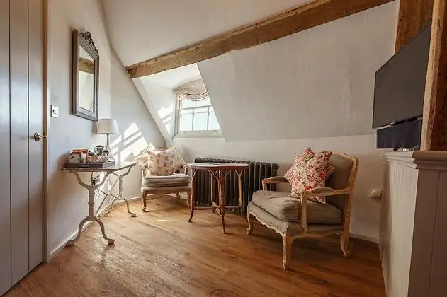 Tek Büyük Yataklı Oda (Parisian Garrett)