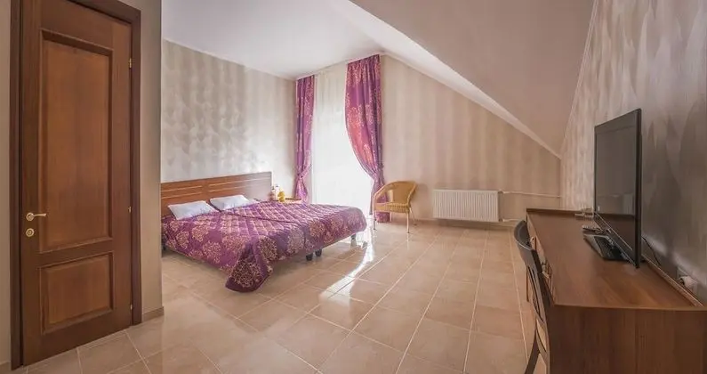 Comfort Tek Büyük veya İki Ayrı Yataklı Oda