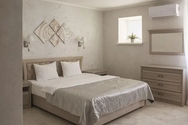 Standard Tek Büyük veya İki Ayrı Yataklı Oda (Attic)