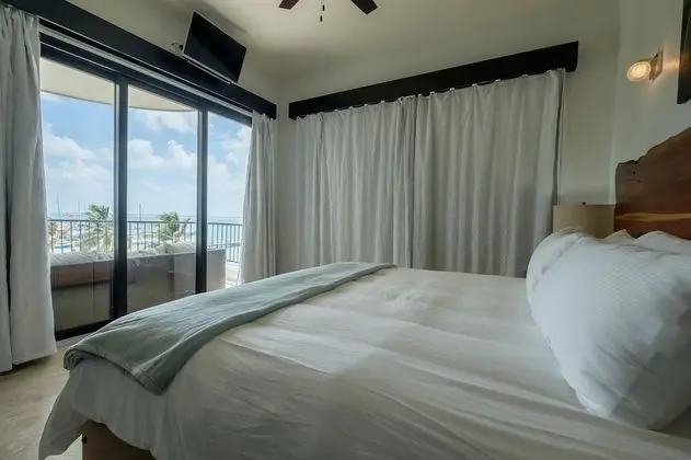 Luxury Suite, Multiple Beds, Sea View C1