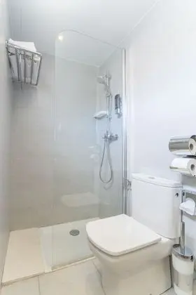 Standard Büyük Yataklı Tek Kişilik Oda