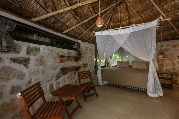 Bungalow Garden View 1 King bed and private bathroom