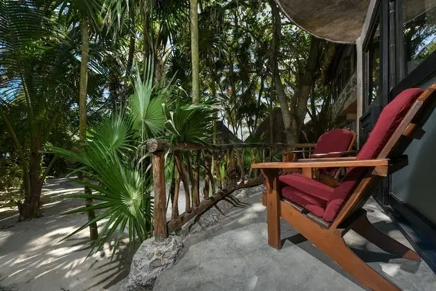 Bungalow Garden View 1 King bed and private bathroom