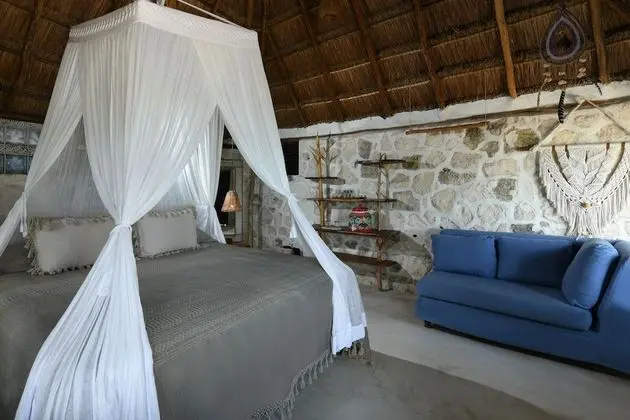 Suite Bungalow Ocean View 1 king bed and private bathroom