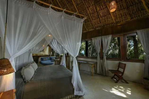 Suite Bungalow Ocean View 1 king bed and private bathroom