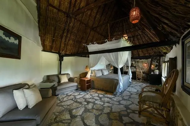 Suite Bungalow Ocean View 1 king bed and private bathroom