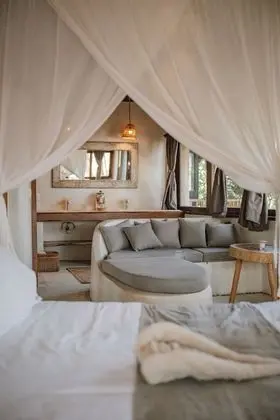 Suite Bungalow Ocean View 1 king bed and private bathroom