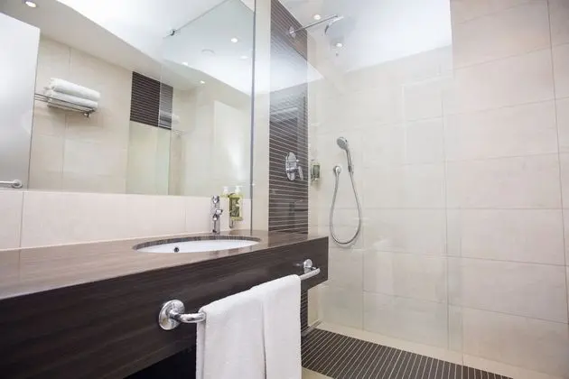 Tek Büyük Yataklı Oda, 2 Tek Kişilik Yatak