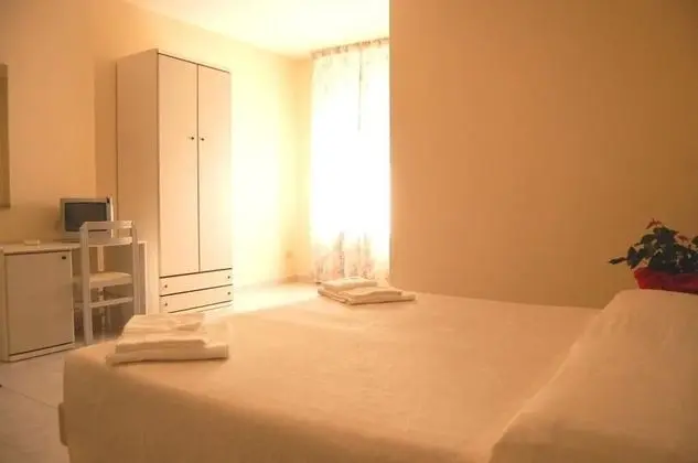 Basic Tek Büyük veya İki Ayrı Yataklı Oda