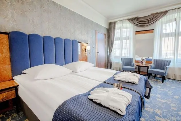 Business Tek Büyük Yataklı Oda