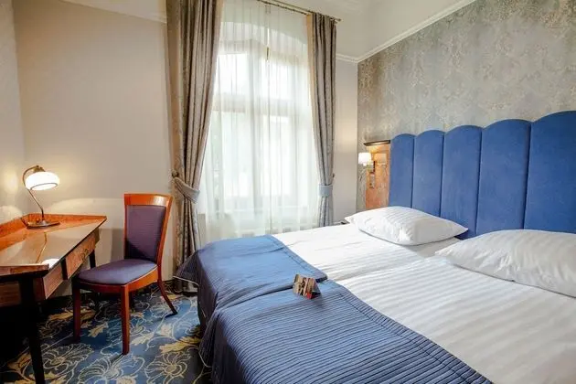 Business Tek Büyük Yataklı Oda