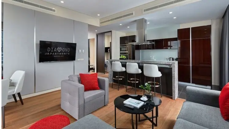 Grand Apart Daire, Köşe