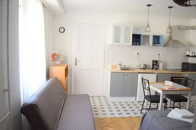 Stüdyo, Avlu Manzaralı