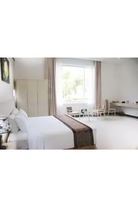 Deluxe Tek Büyük Yataklı Oda, Avlu Manzaralı