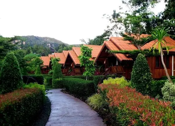 Wooden Cottage Double Garden View