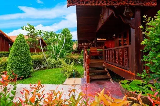Wooden Cottage Double Garden View