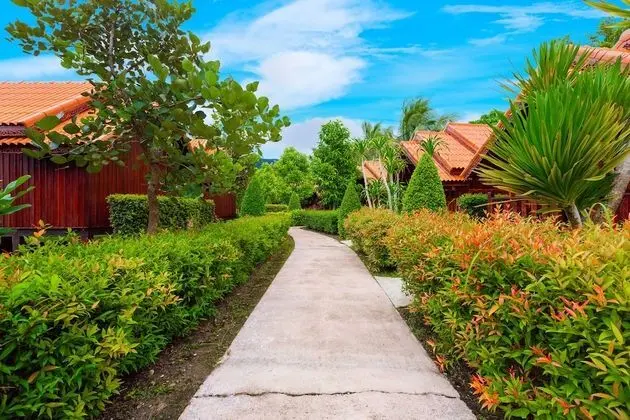 Wooden Cottage Double Garden View