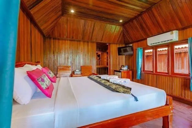 Wooden Cottage Double Pool View