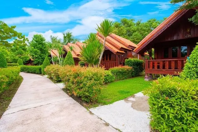 Wooden Cottage Double Pool View