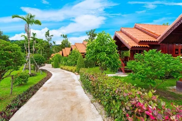 Wooden Cottage Double Pool View