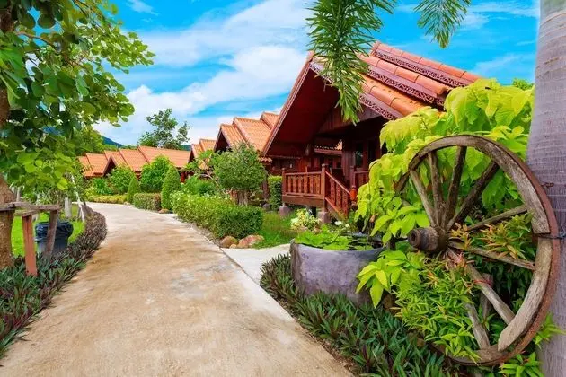 Wooden Cottage Double Pool View
