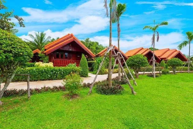 Wooden Cottage Double Pool View