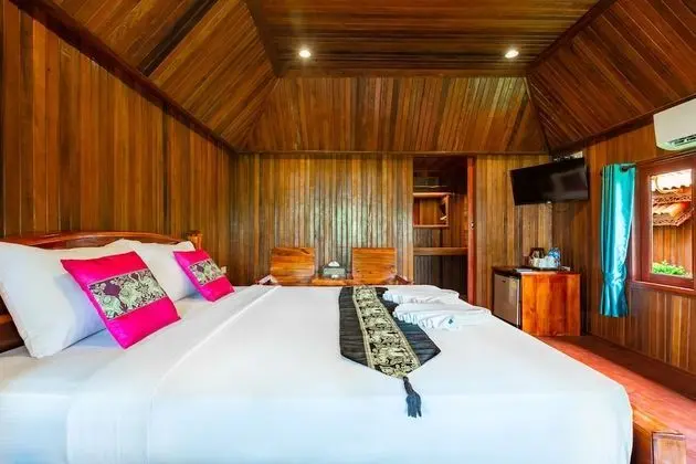 Wooden Cottage Double Pool View