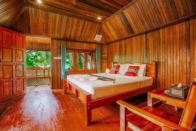 Wooden Cottage Double Pool View