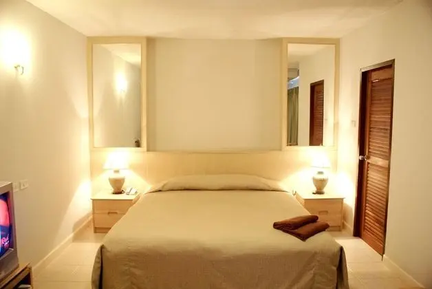 Standard Diamond King Bed