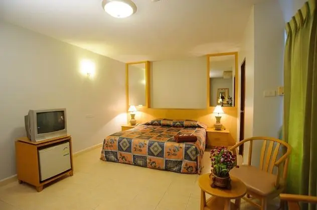 Standard Diamond King Bed
