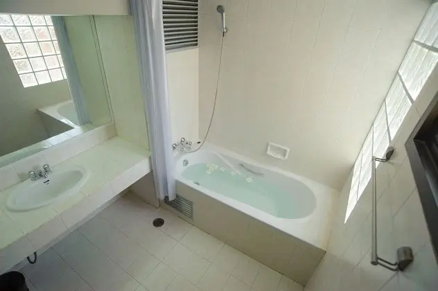 Standard Diamond King Bed