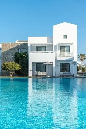 Tek Büyük Yataklı Oda (Swim up)