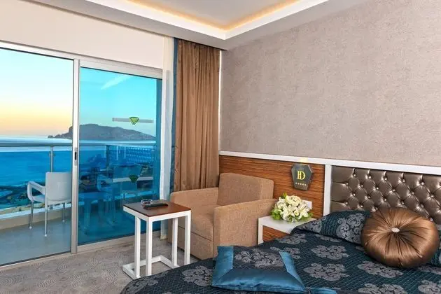 https://images.etstur.com/files/images/hotelImages/TR/51806/l/Diamond-Hill-Resort-Hotel-Oda-309387.jpg