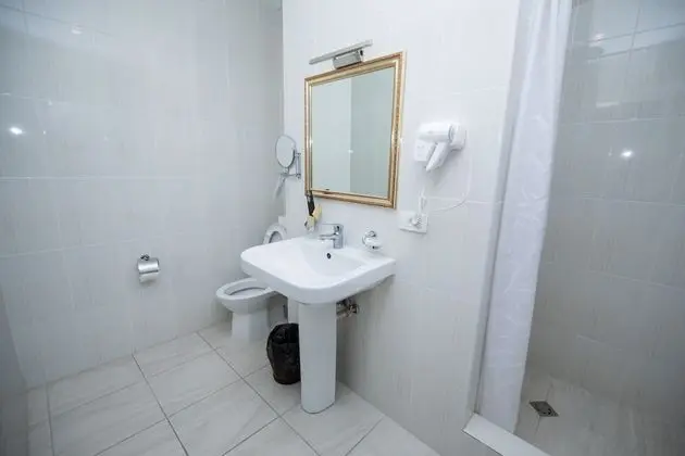 Comfort Tek Büyük veya İki Ayrı Yataklı Oda