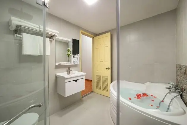 Deluxe Tek Büyük veya İki Ayrı Yataklı Oda, Şehir Manzaralı