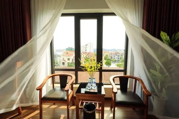 Honeymoon Oda, Şehir Manzaralı