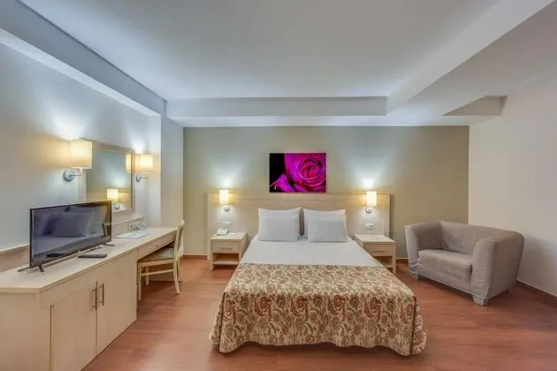 Kara Manzaralı Aile Odası
