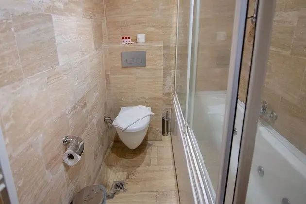 Deluxe Üç Kişilik Oda