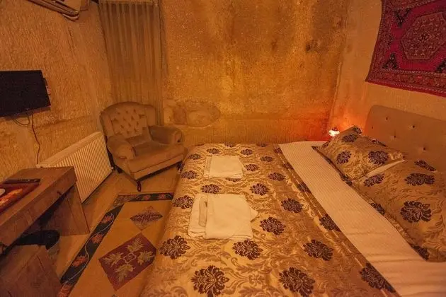 Tek Büyük Yataklı Oda (Cave)