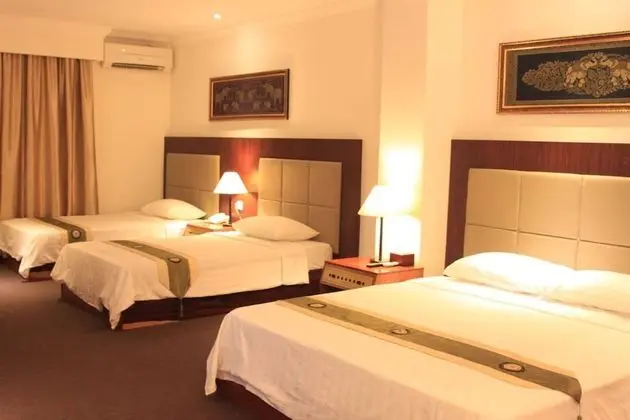 Deluxe Üç Kişilik Oda, Şehir Manzaralı