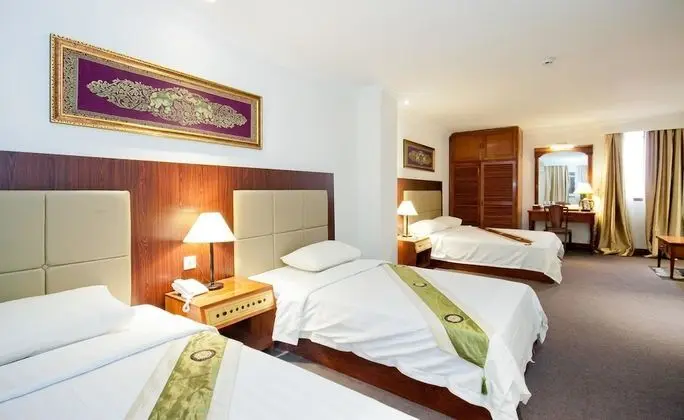Deluxe Üç Kişilik Oda, Şehir Manzaralı