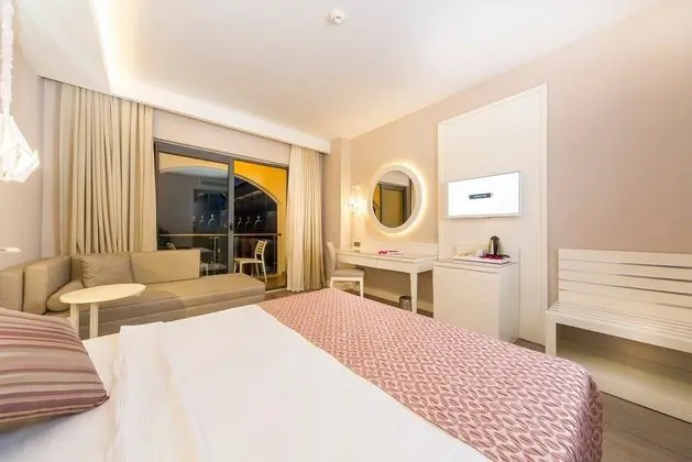 https://imagessl.etstur.com/files/images/hotelImages/TR/209416/l/Diamond-Premium-Hotel---Spa-Hotel-Oda-268908.jpg
