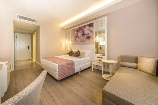 https://imagessl.etstur.com/files/images/hotelImages/TR/209416/l/Diamond-Premium-Hotel---Spa-Hotel-Oda-268909.jpg