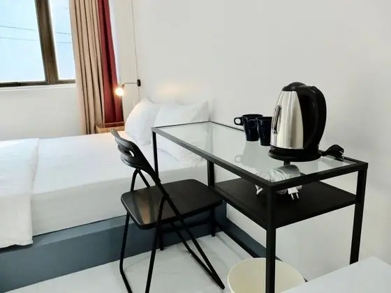 Tek Büyük Yataklı Oda (with window)