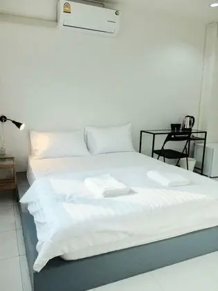 Tek Büyük Yataklı Oda (with window)